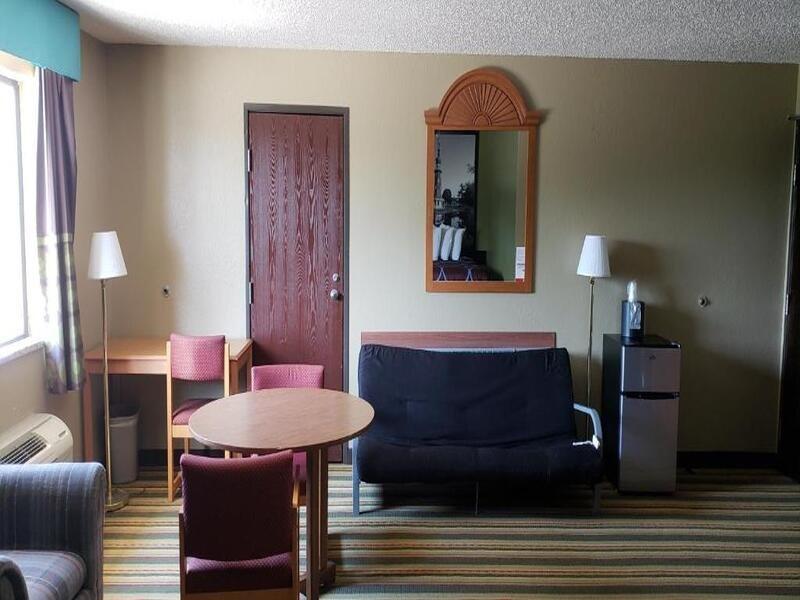 Motel Super 8 By Wyndham Champaign Exterior foto