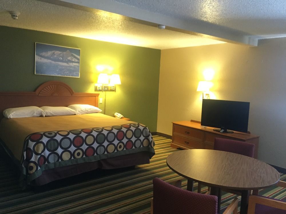 Motel Super 8 By Wyndham Champaign Exterior foto